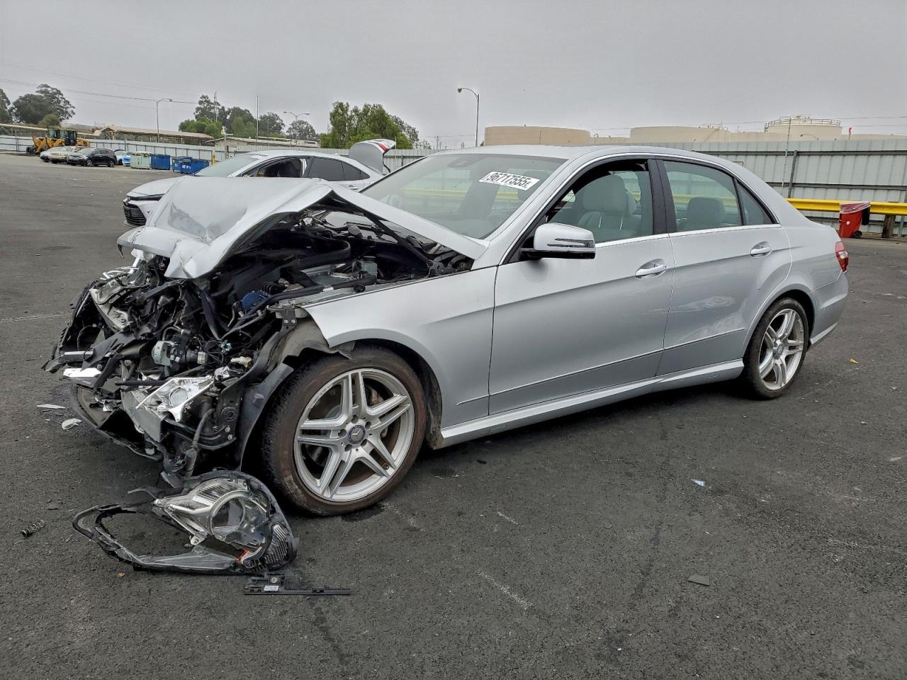 2013 MERCEDES-BENZ E-Class