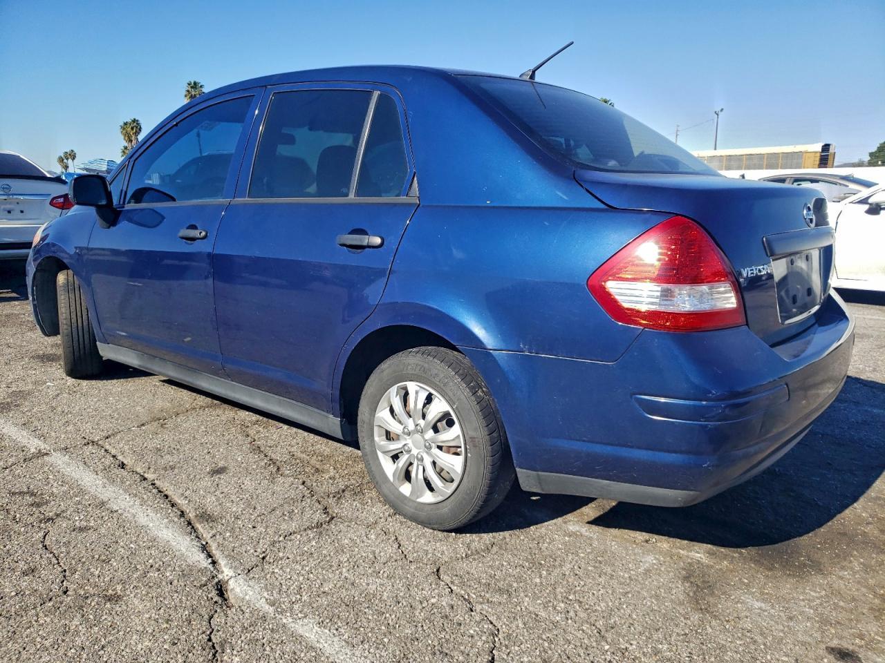 2011 NISSAN VERSA
