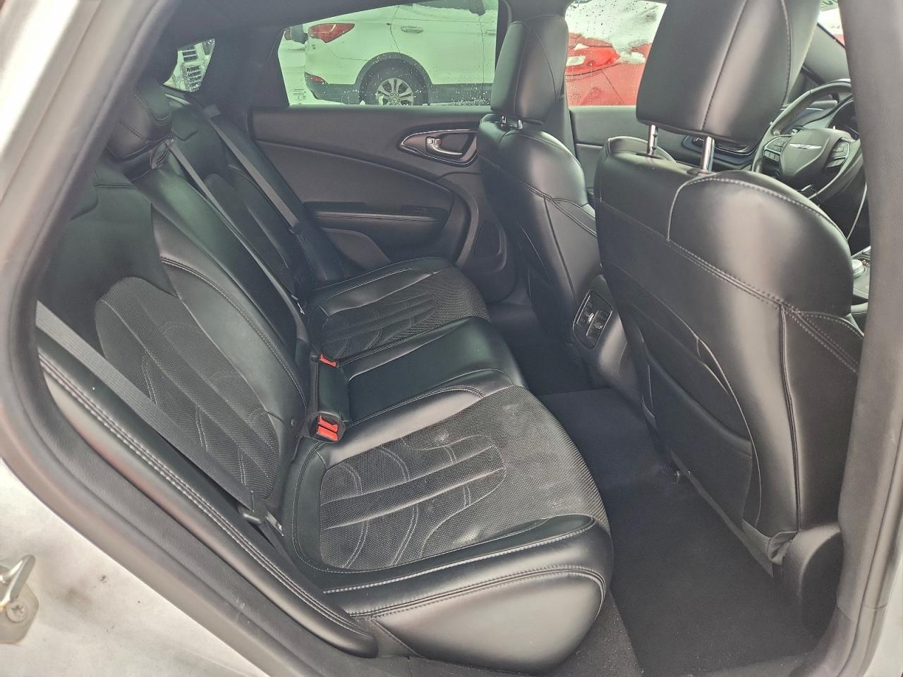 2016 CHRYSLER 200