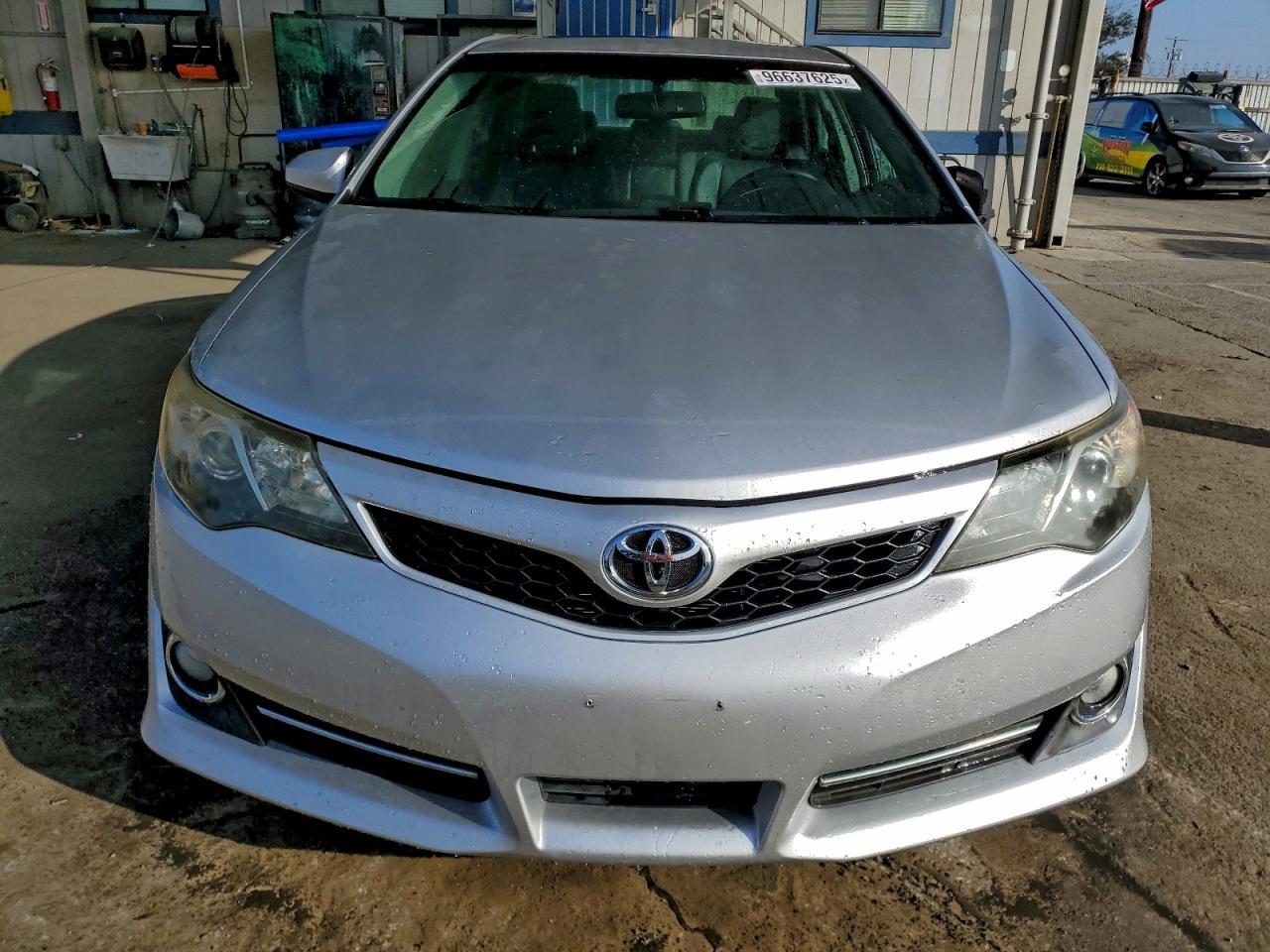 2013 TOYOTA CAMRY
