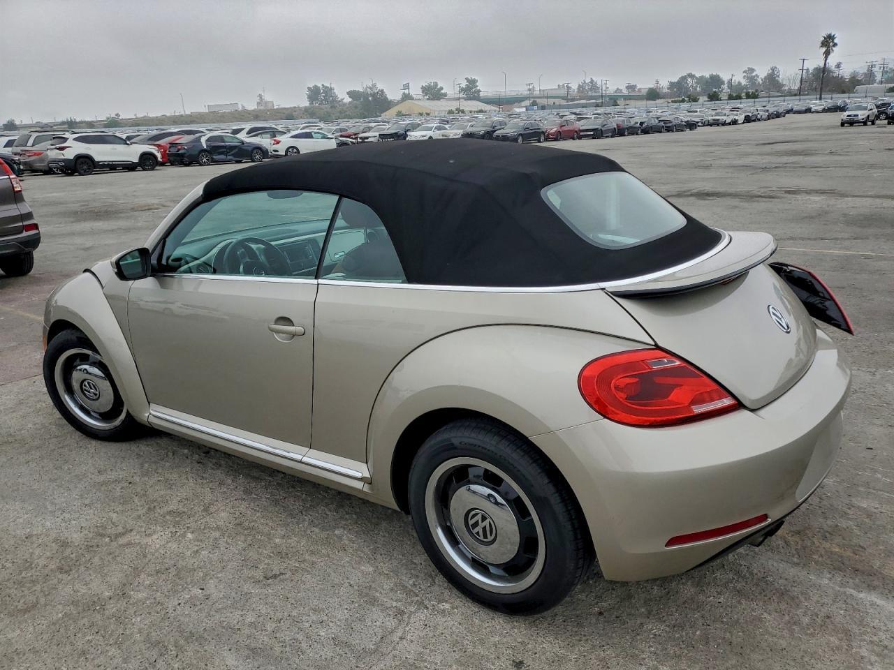 2015 VOLKSWAGEN Beetle