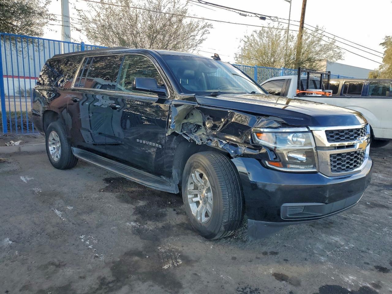 2017 CHEVROLET Suburban
