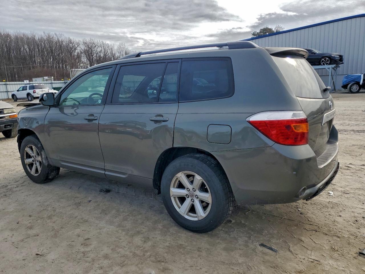 2010 TOYOTA HIGHLANDER