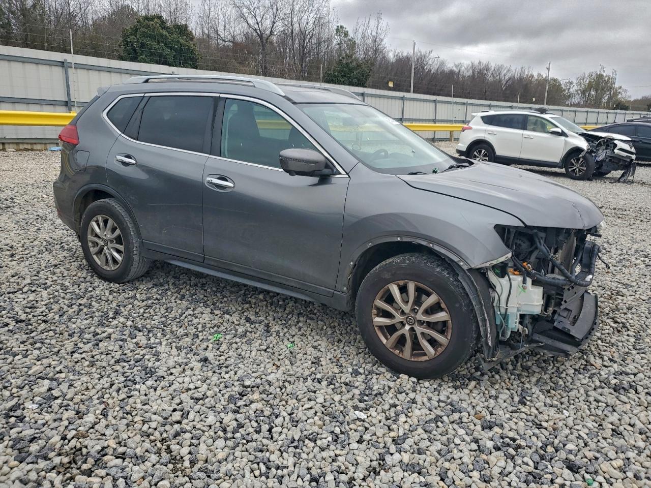 2017 NISSAN ROGUE
