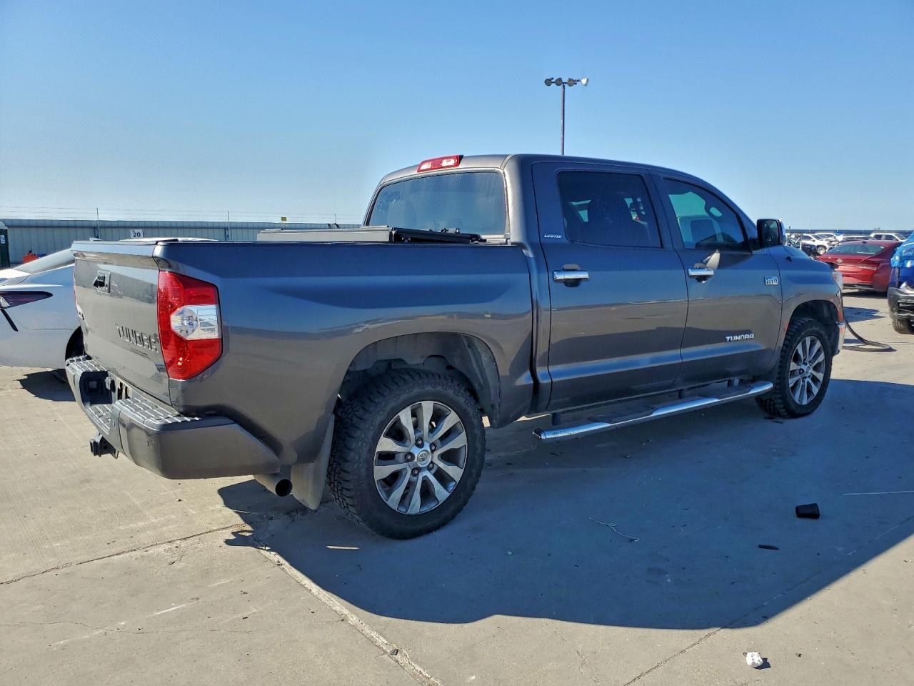 2017 TOYOTA TUNDRA