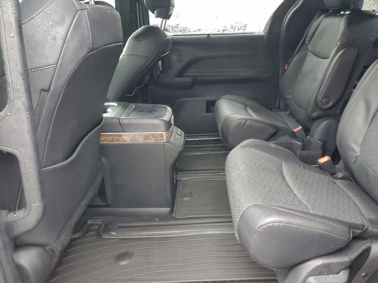 2025 TOYOTA SIENNA