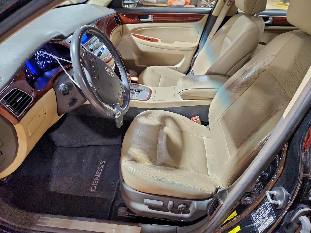 2014 HYUNDAI GENESIS
