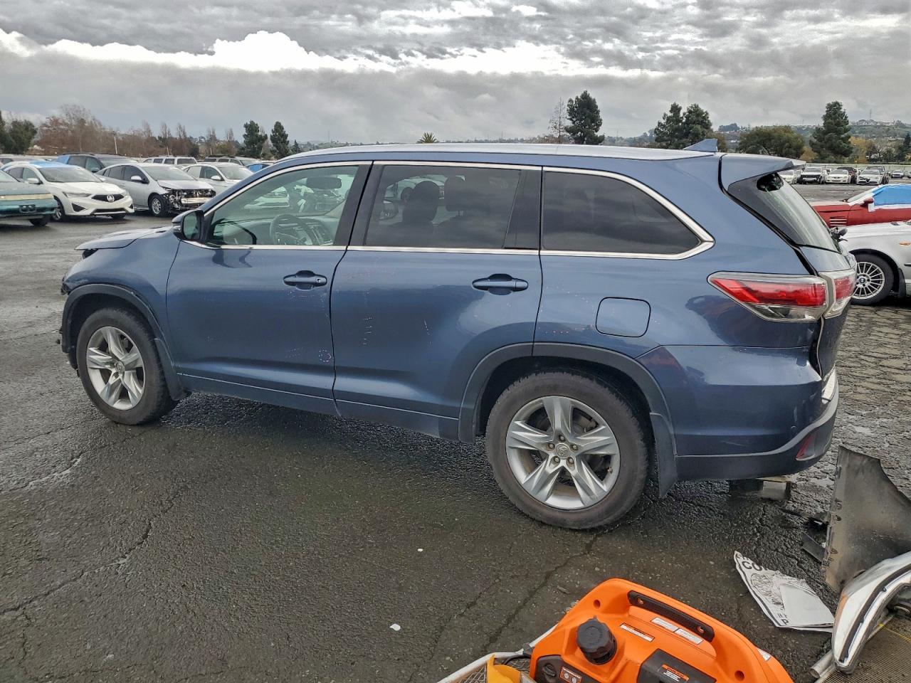 2014 TOYOTA HIGHLANDER
