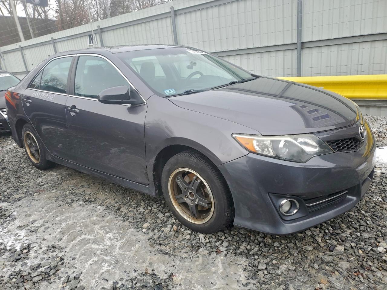 2014 TOYOTA CAMRY