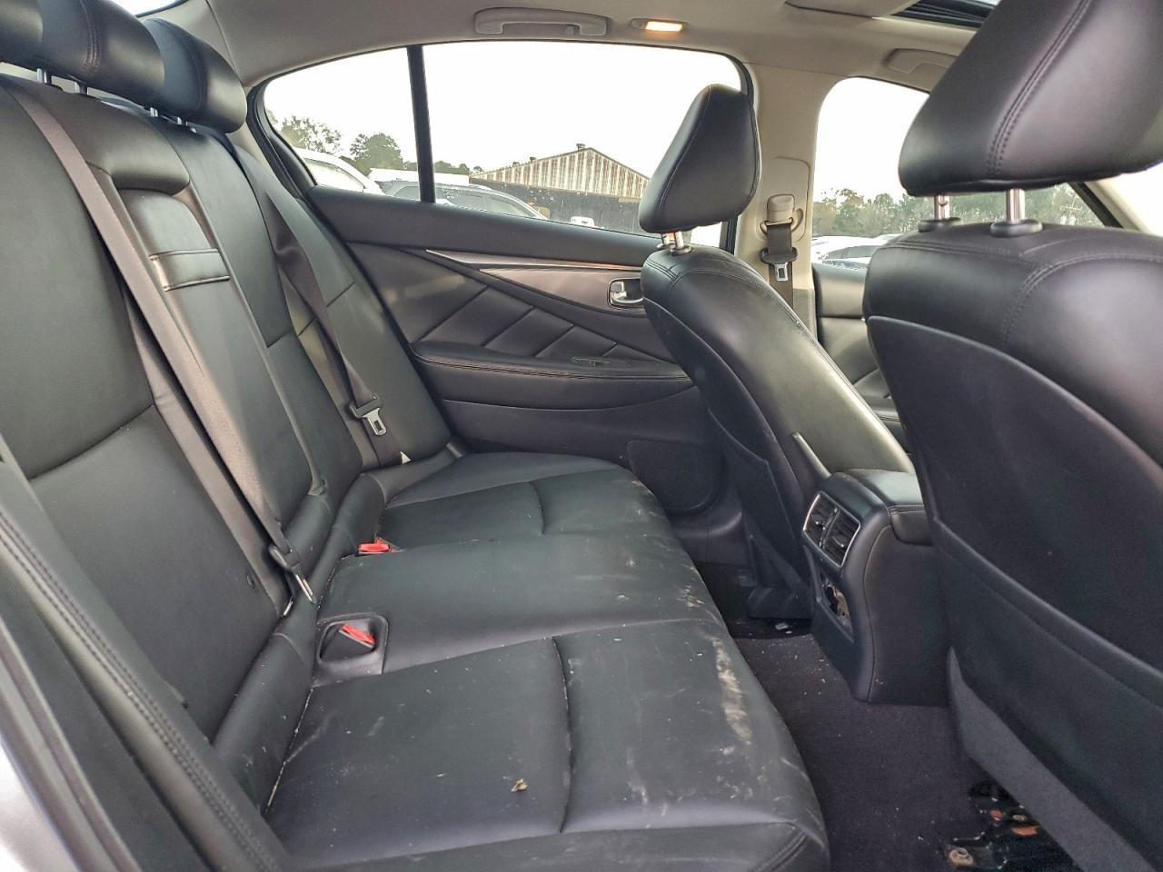 2016 INFINITI Q50