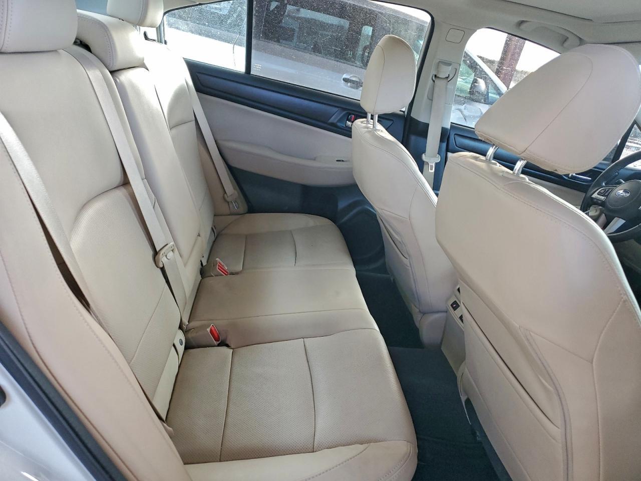 2017 SUBARU Legacy
