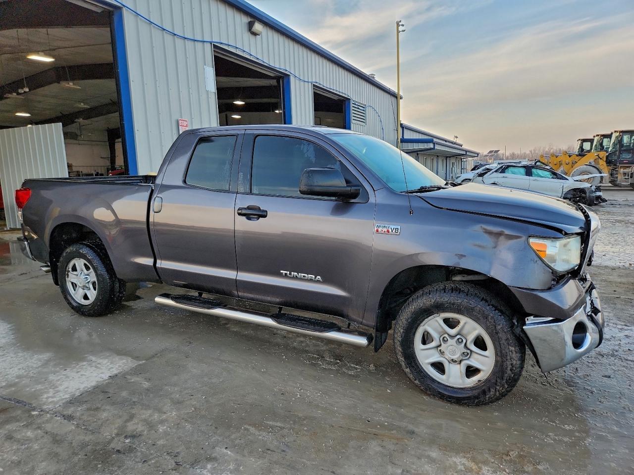 2011 TOYOTA TUNDRA