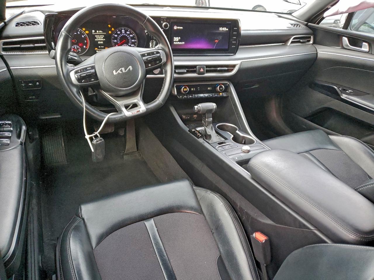 2022 KIA K5
