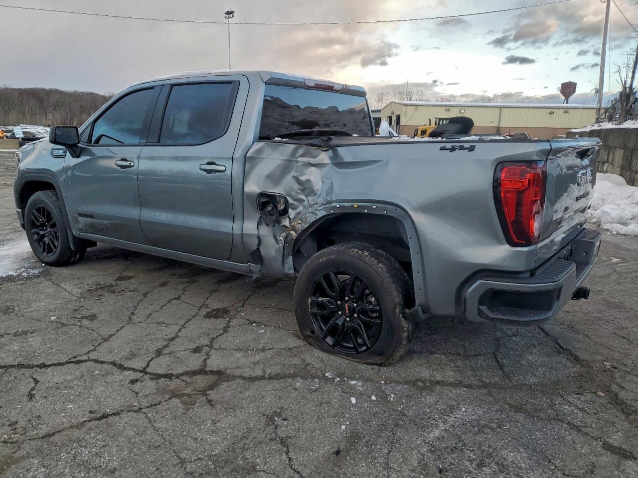 2024 GMC Sierra