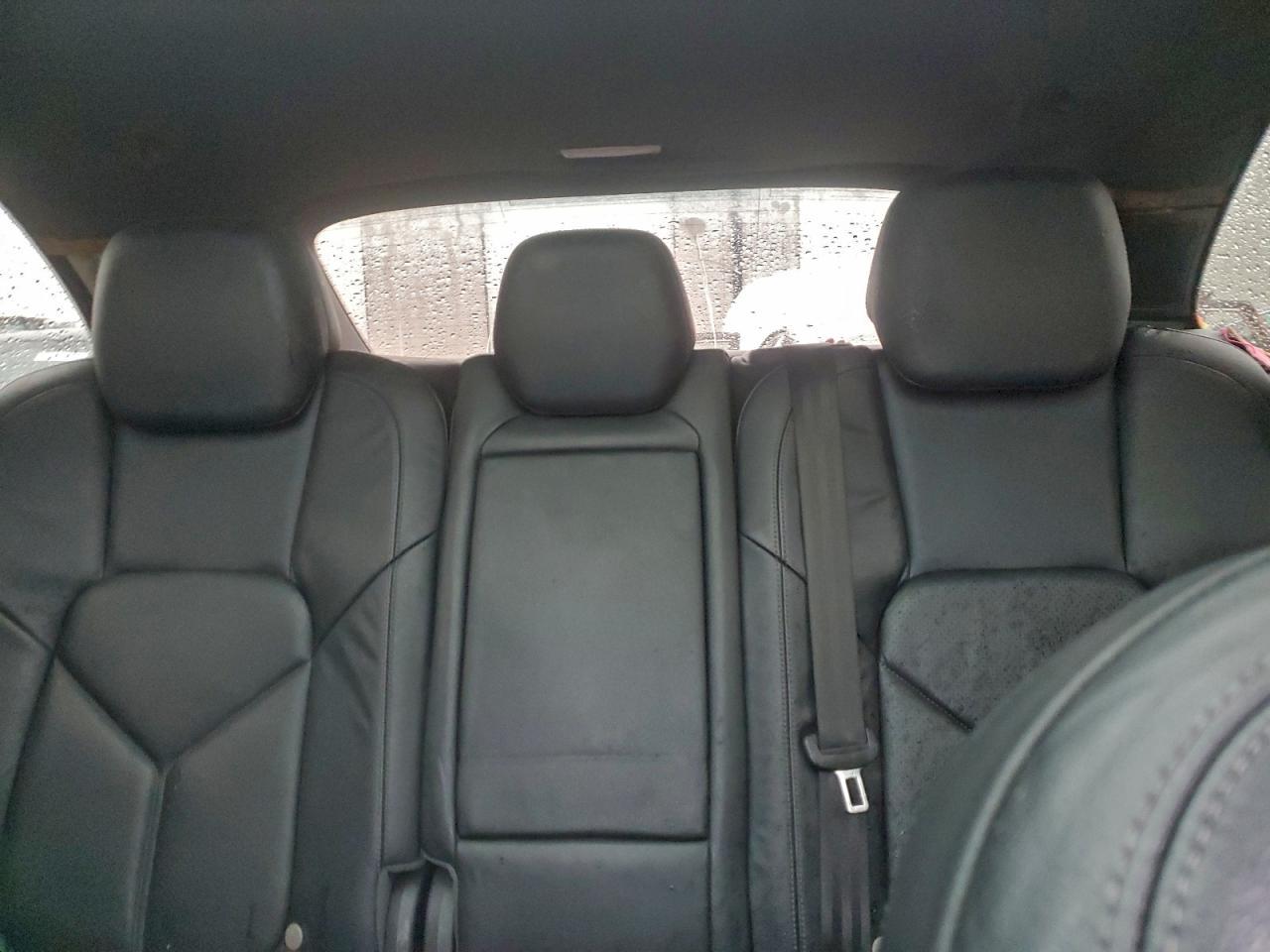 2014 PORSCHE CAYENNE