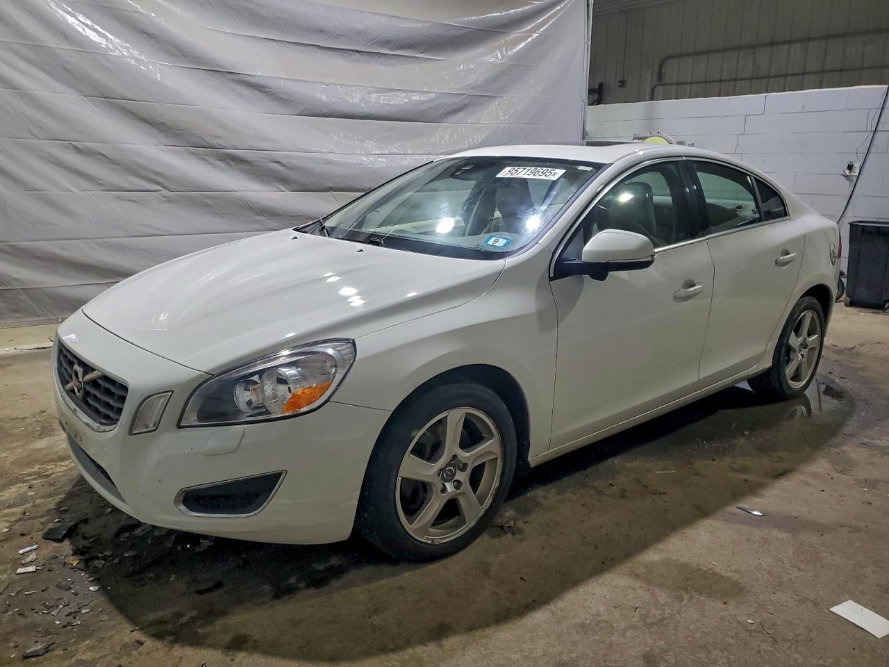 2013 VOLVO S60