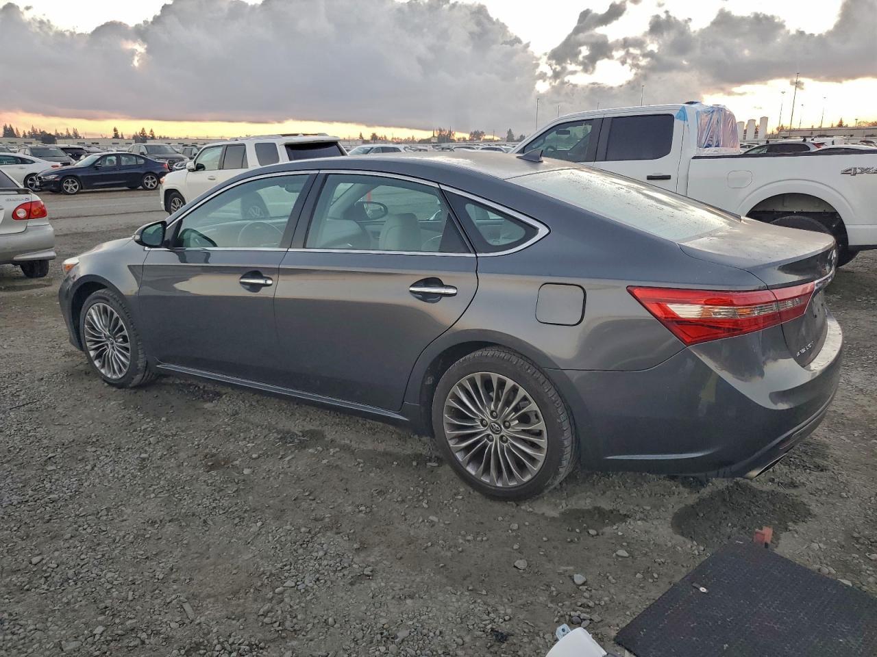 2016 TOYOTA Avalon