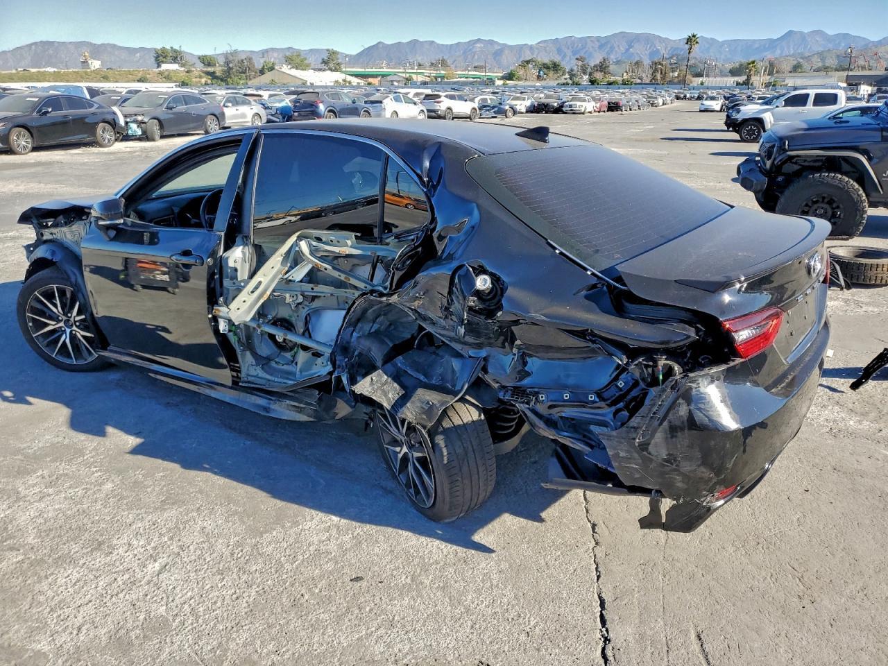 2024 TOYOTA CAMRY