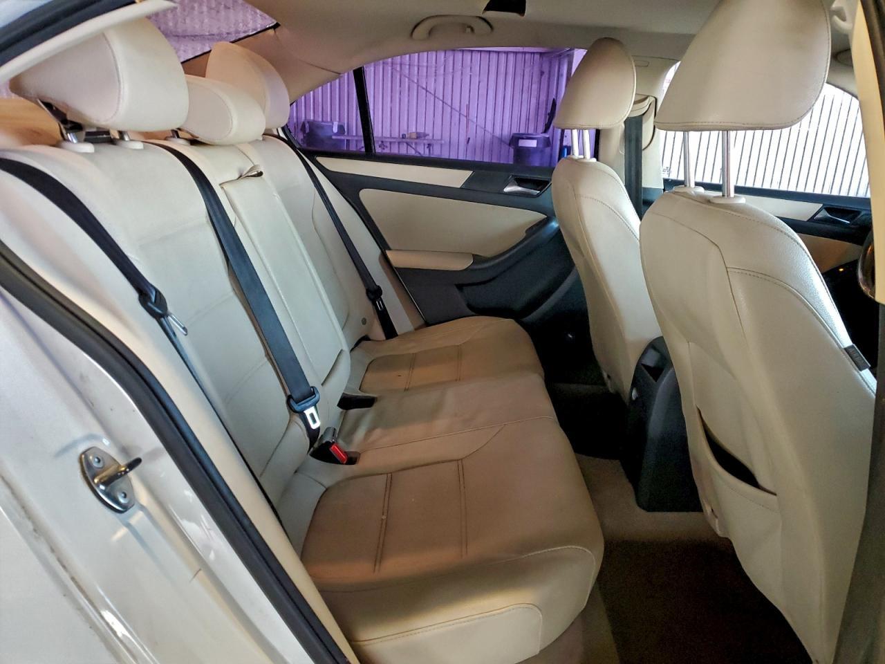 2011 VOLKSWAGEN JETTA
