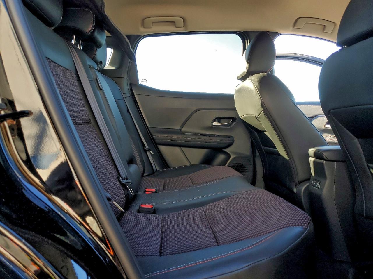 2025 NISSAN KICKS