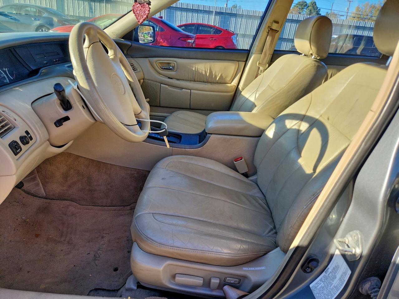 2001 TOYOTA Avalon