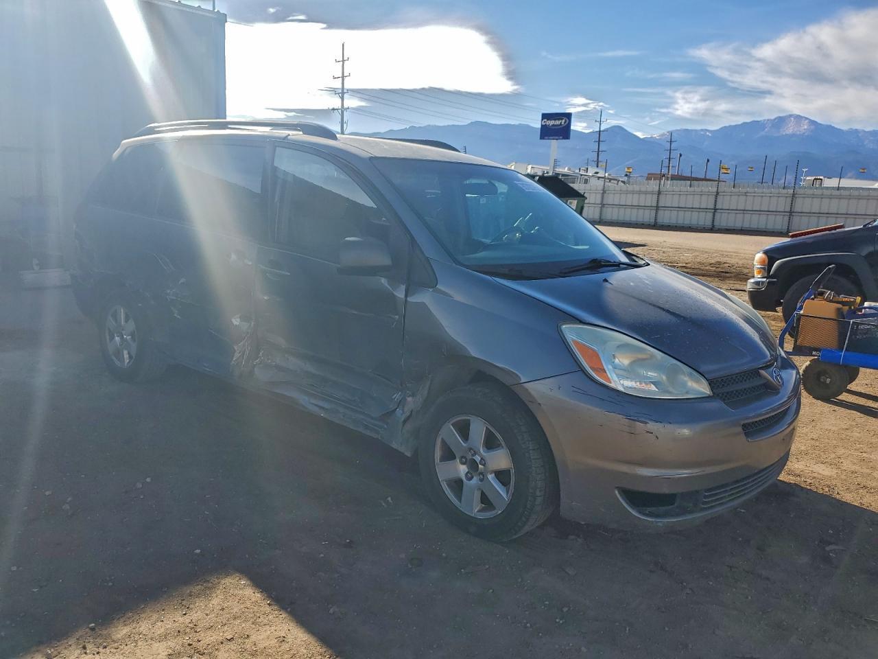2004 TOYOTA SIENNA