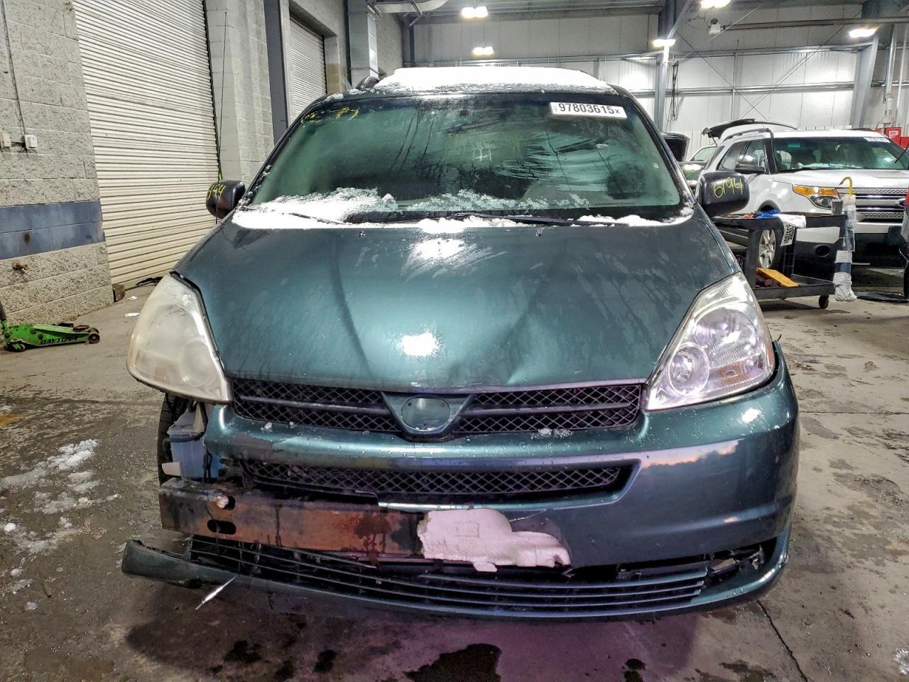 2005 TOYOTA SIENNA