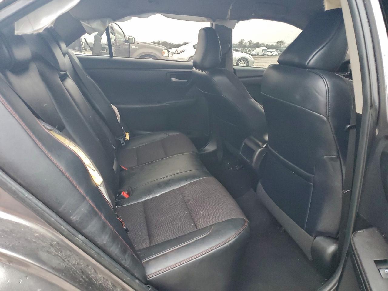 2016 TOYOTA CAMRY