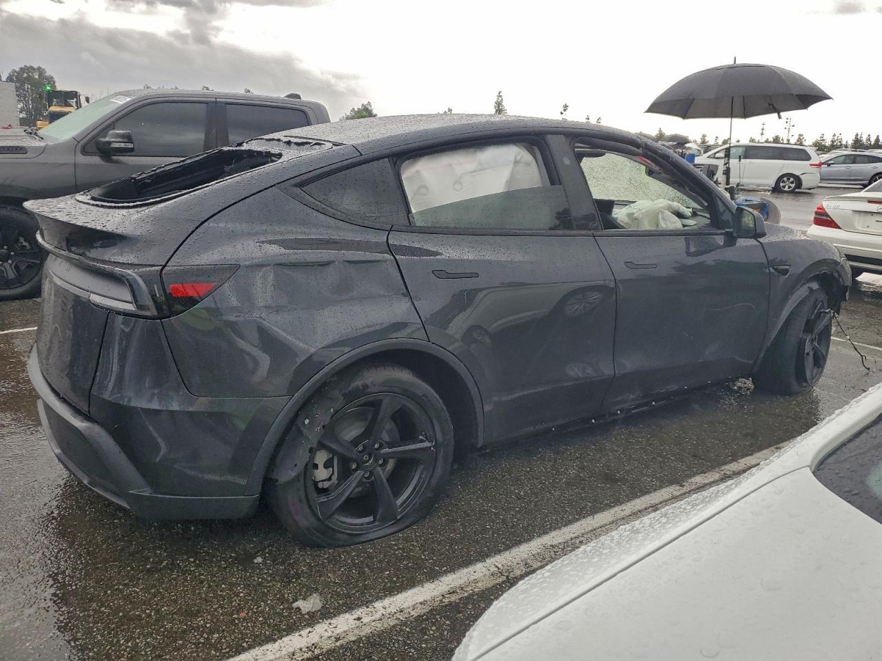 2026 TESLA MODEL Y