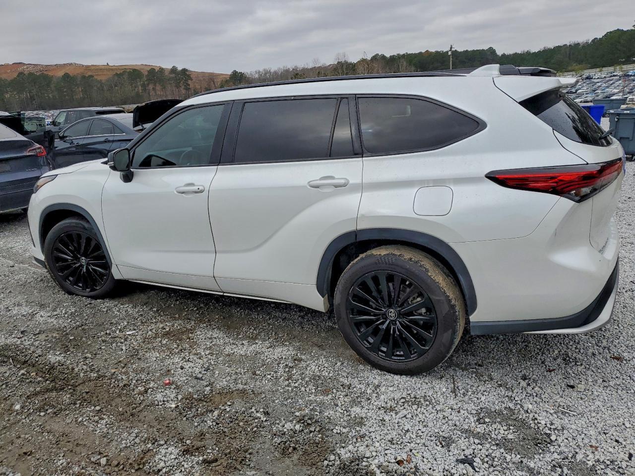 2023 TOYOTA HIGHLANDER