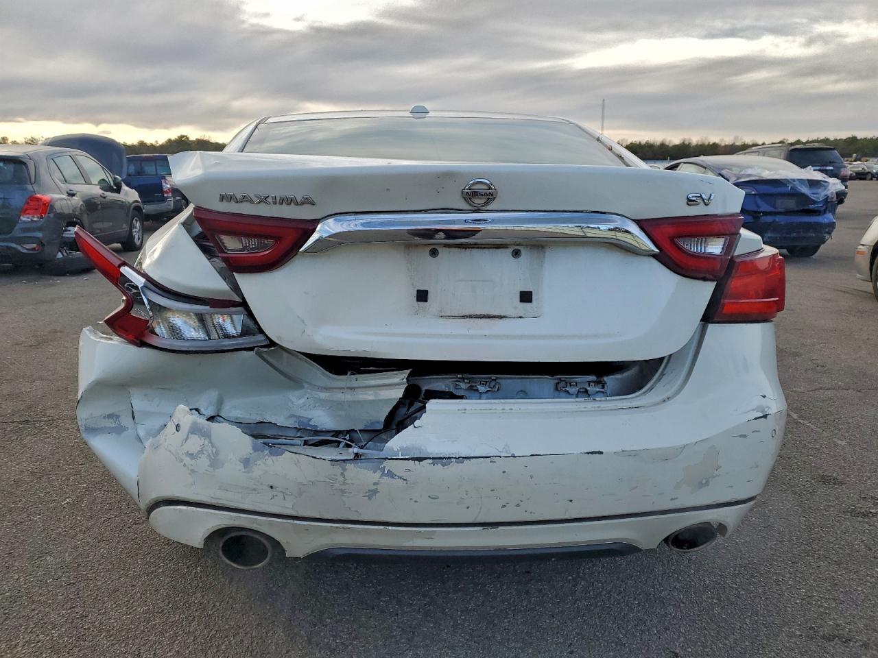 2016 NISSAN Maxima