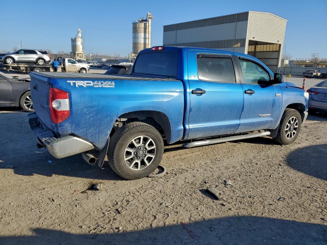 2016 TOYOTA TUNDRA