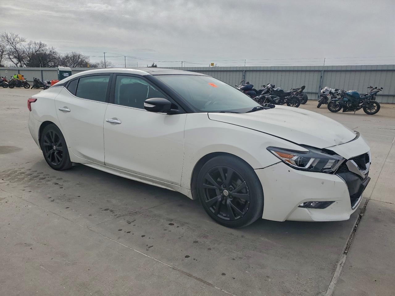 2017 NISSAN Maxima