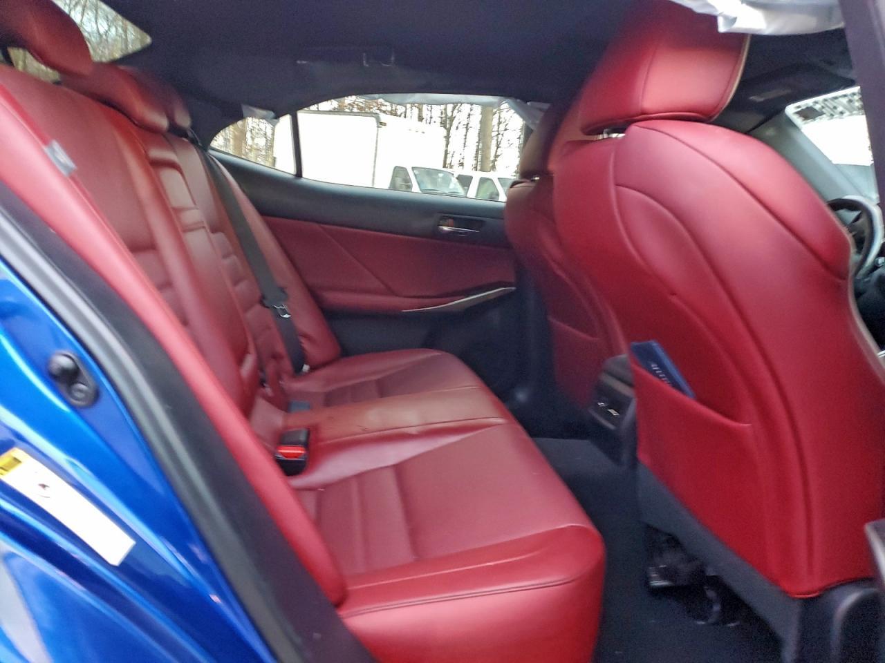 2016 LEXUS IS 300