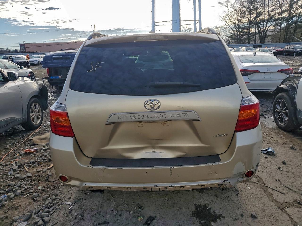 2010 TOYOTA HIGHLANDER