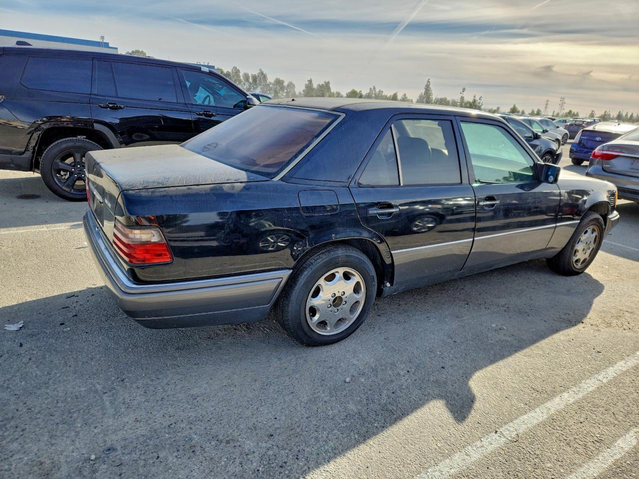 1995 MERCEDES-BENZ E-Class