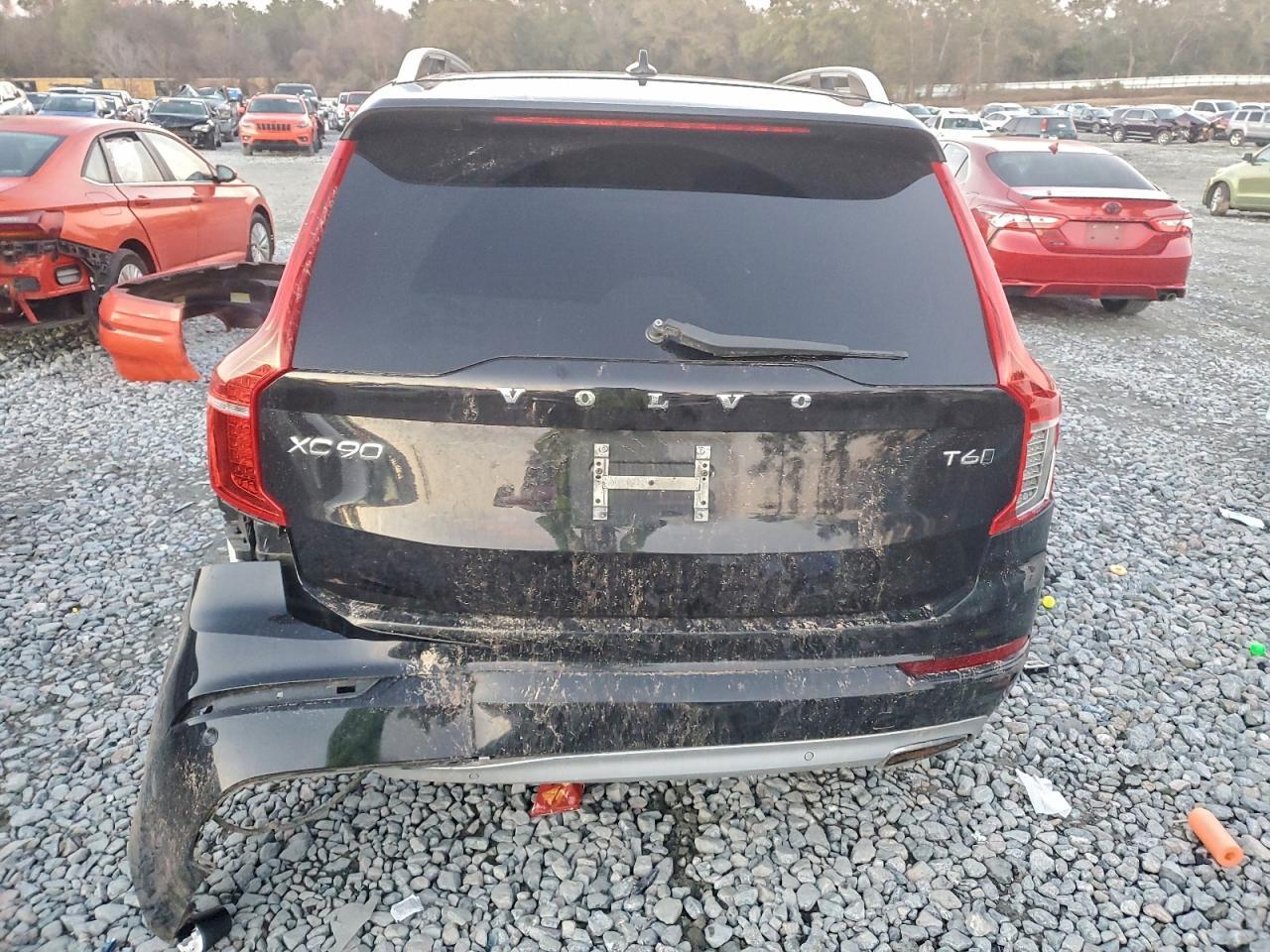 2018 VOLVO XC90