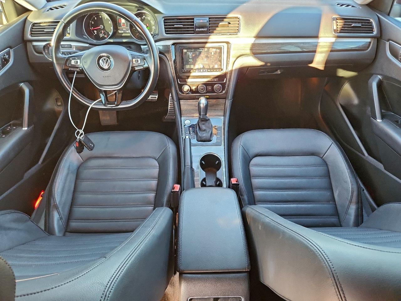 2018 VOLKSWAGEN Passat