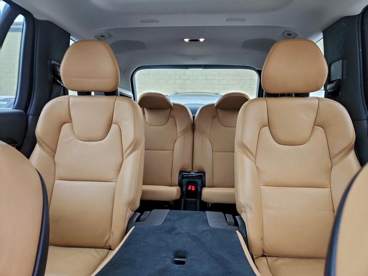 2016 VOLVO XC90