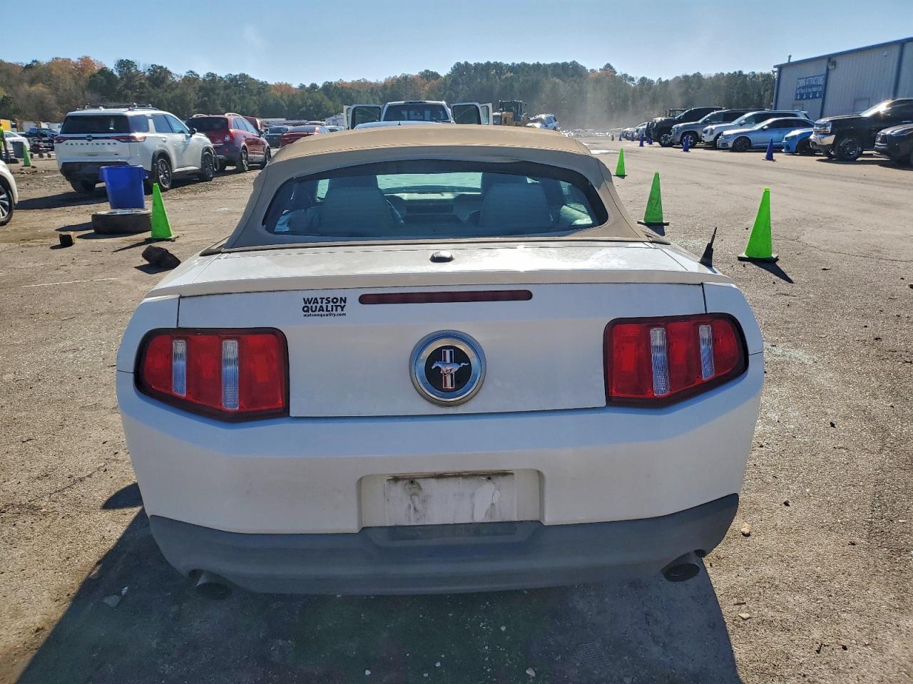 2011 FORD MUSTANG