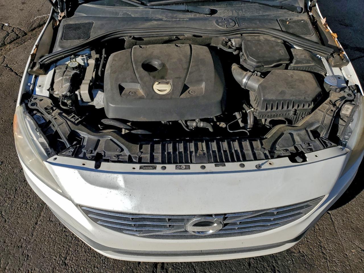2015 VOLVO S60