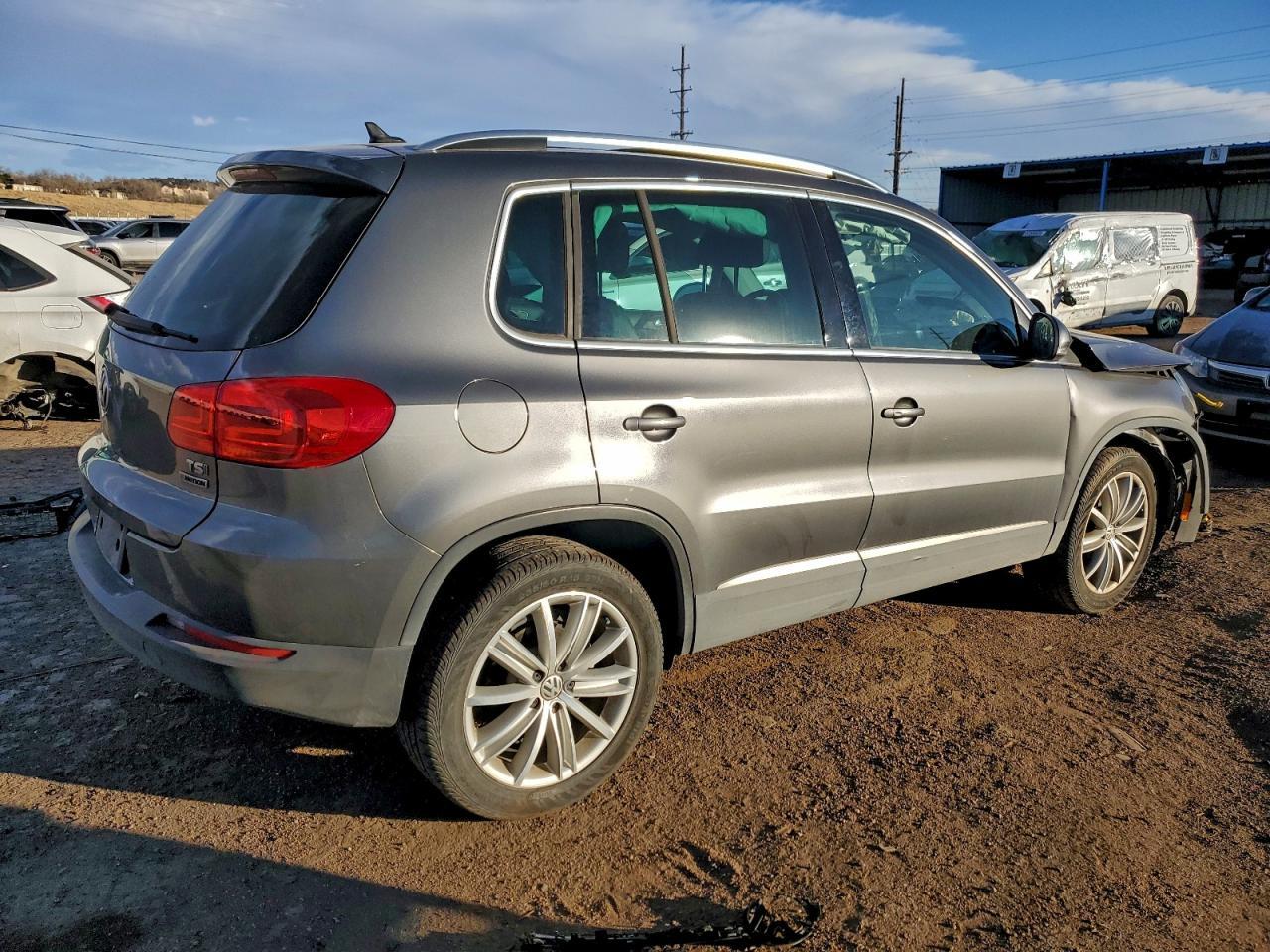 2016 VOLKSWAGEN TIGUAN