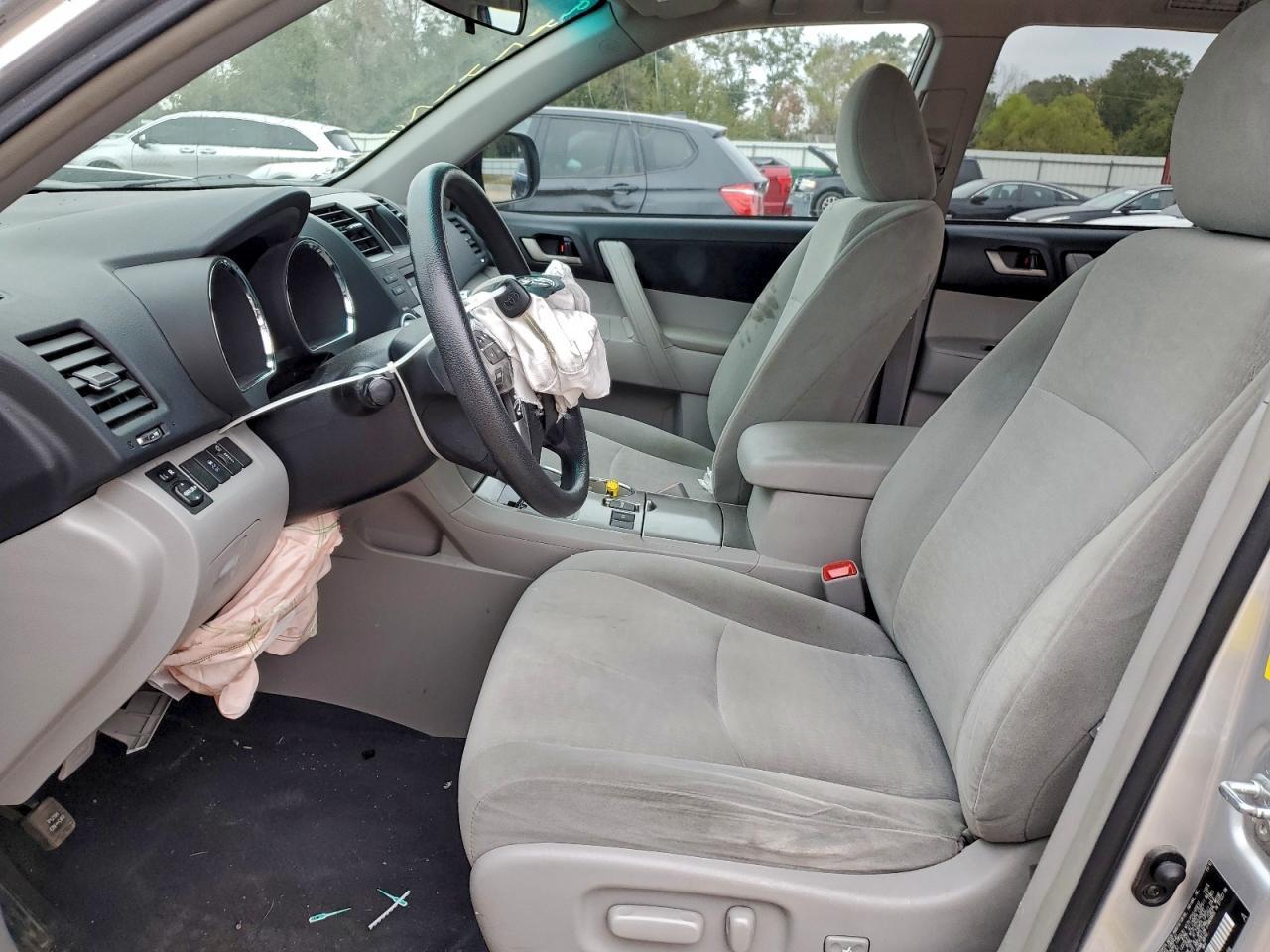 2011 TOYOTA HIGHLANDER
