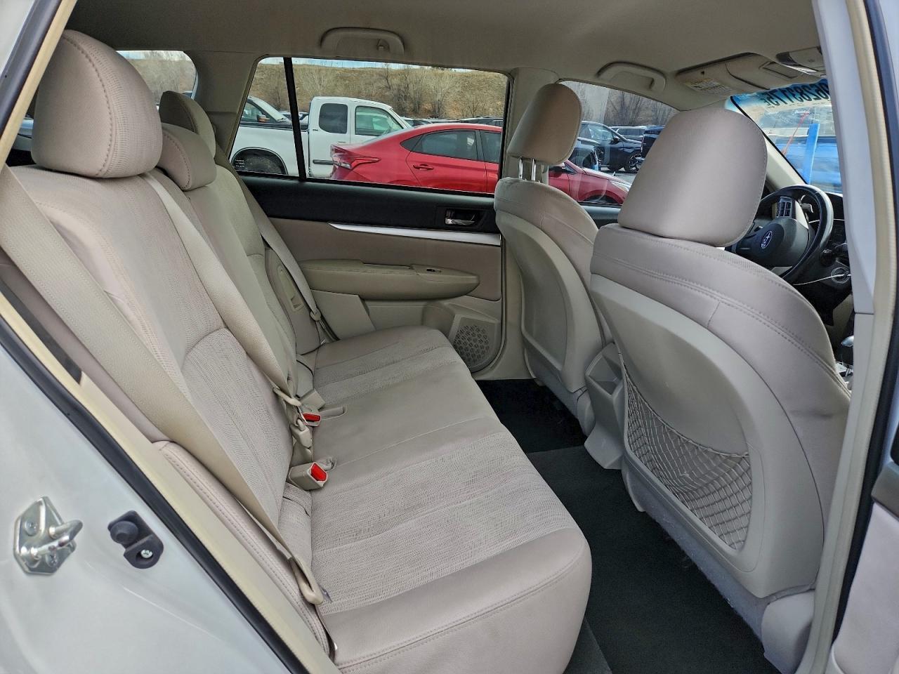 2013 SUBARU Outback