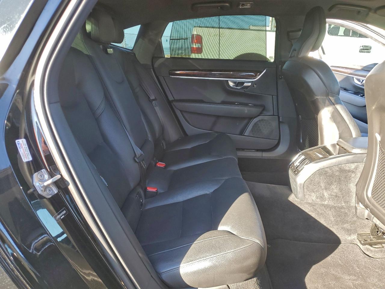 2019 VOLVO S90