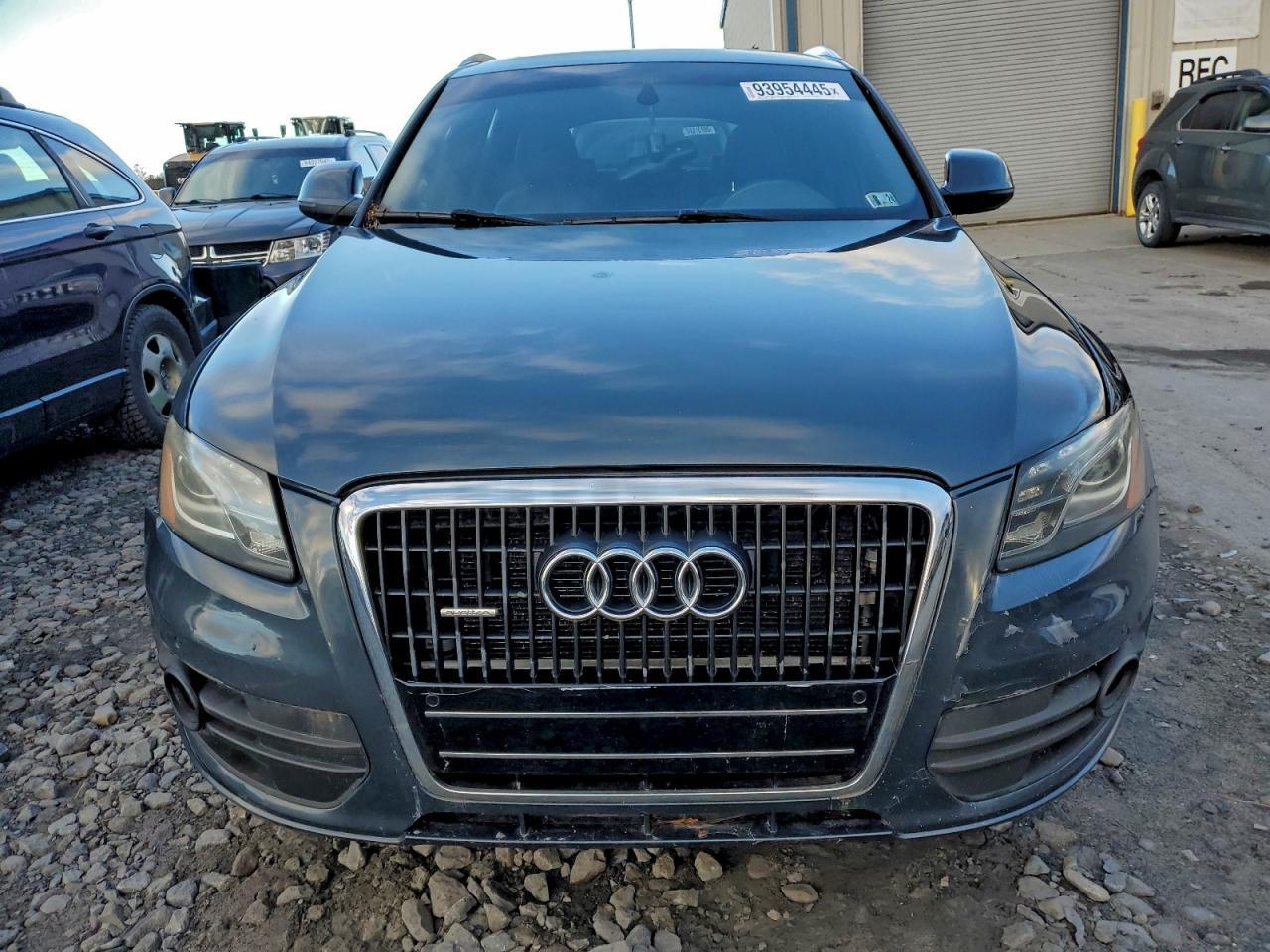 2010 AUDI Q5