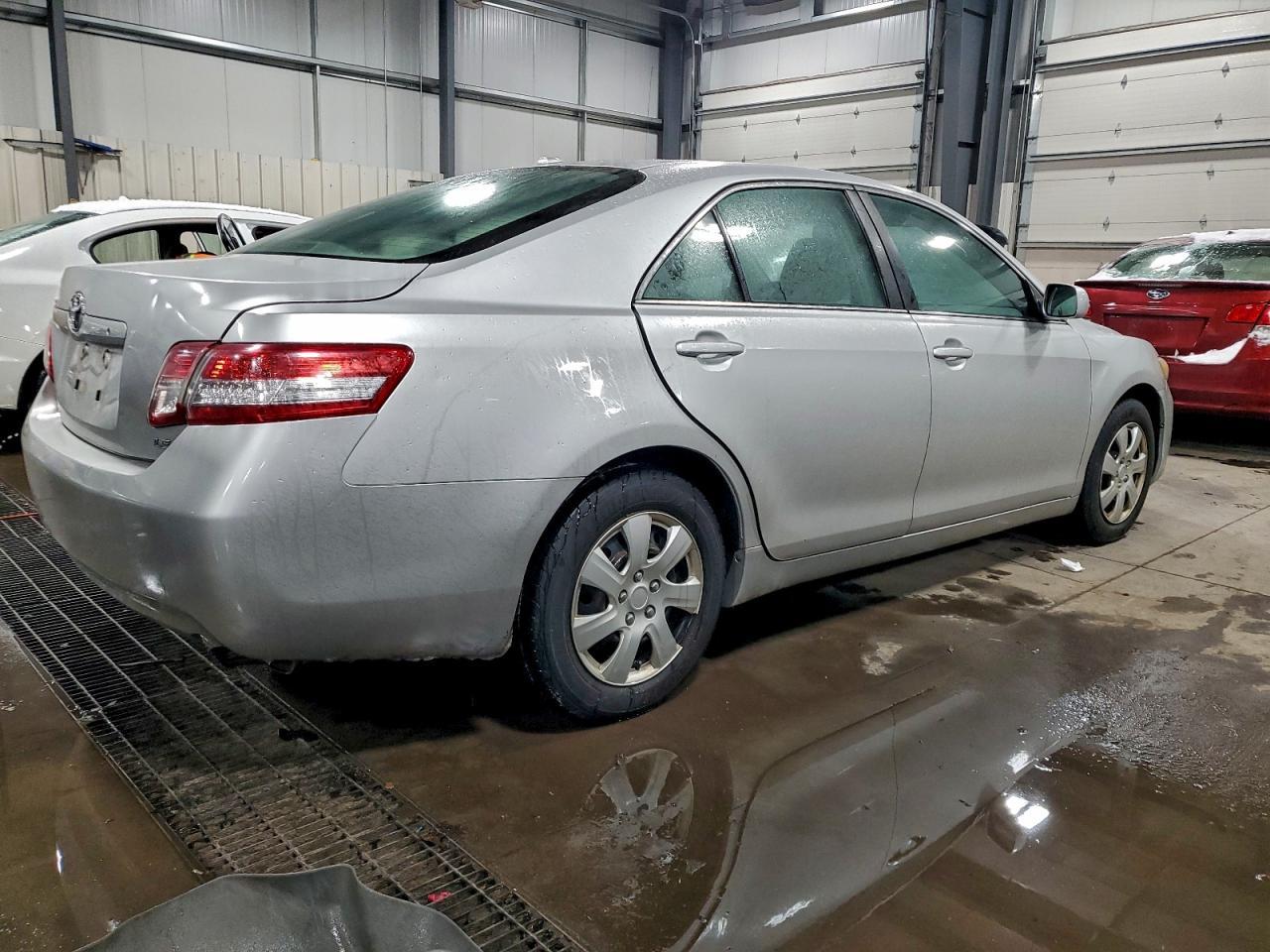 2011 TOYOTA CAMRY