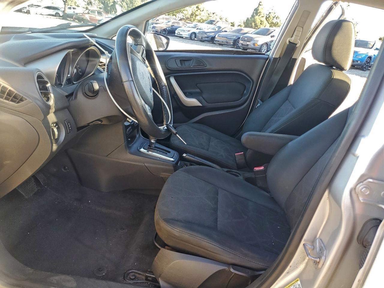 2013 FORD Fiesta