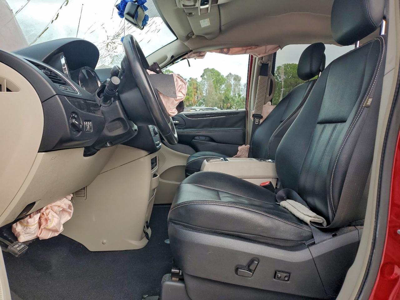 2015 CHRYSLER Town & Country