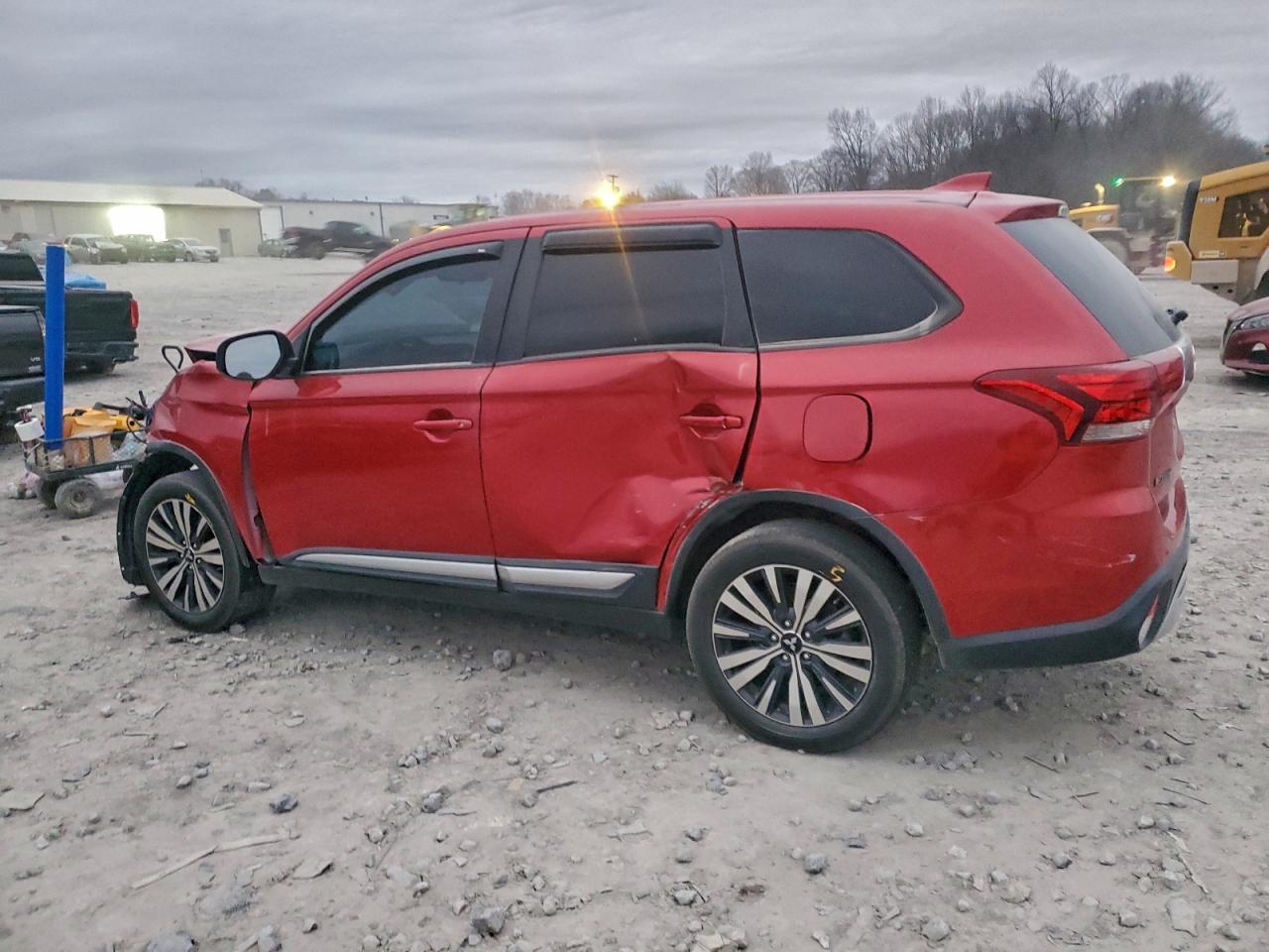 2019 MITSUBISHI outlander